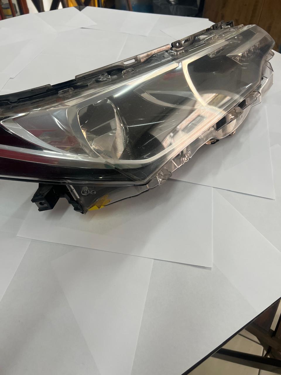 Farol Corolla XEI 2018 19 LADO DIREITO COM LED